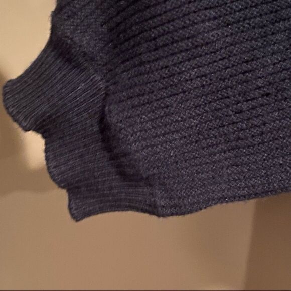 Fabletics Black Shirt Sz X Small - Picture 3 of 12